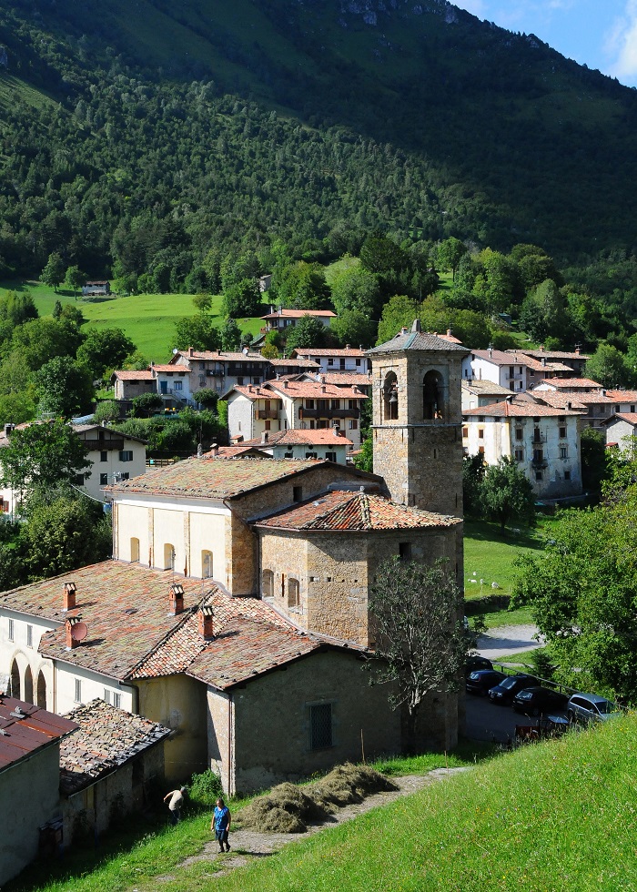 118 4. Chiesa della Pianca ph . Tarcisio Bottani - La Voce delle Valli