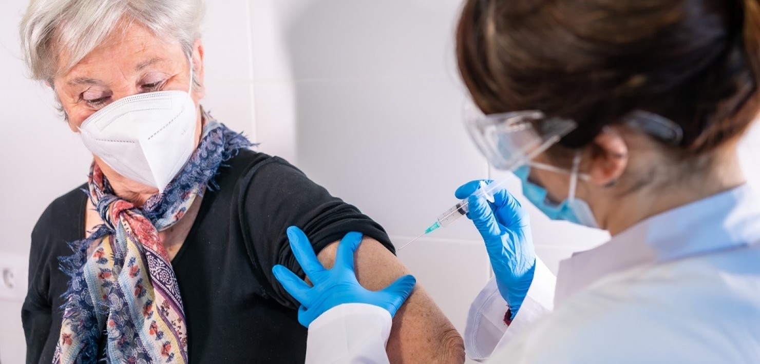 Vaccinazioni Covid Over 80 In Lombardia: ''Siamo Al 50%, Completate ...