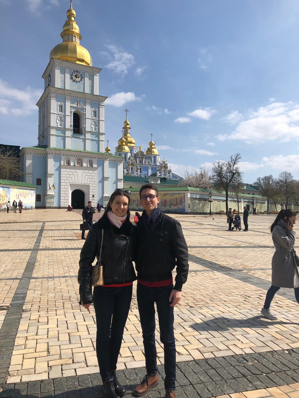 Foto 2 Masha e Massimiliano a Kiev Monastero di San Michele - La Voce delle Valli