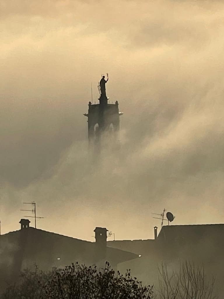 3 san lorenzo sul mare di nebbia pesenti cristina carla orig - La Voce delle Valli